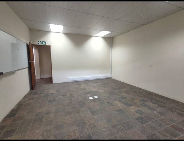 M² BUILDING FOR SALE IN SASOLBURG CENTRAL